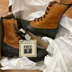 FRYE Veronica Leather Shearling Duck Boots Size 6.5 Brown / Forest  Lace-Up EUC